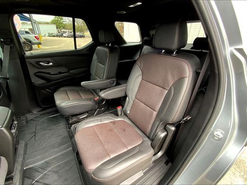 Used 2023 Chevrolet Traverse High Country w/ LPO, Floor Liner Package FWD image 21