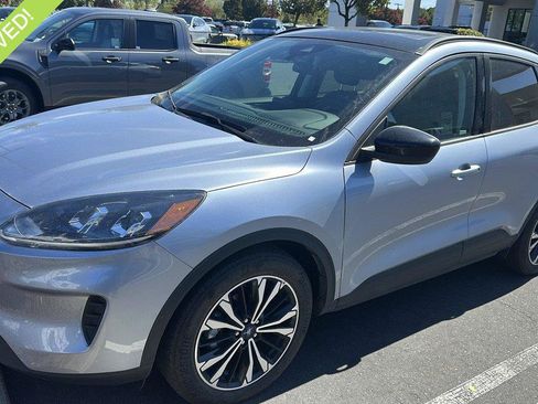Used 2022 Ford Escape SE w/ SE Sport Appearance Package FWD image 1