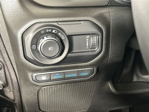 Used 2023 Jeep Wrangler Unlimited w/ Convenience Group AWD/4WD image 22