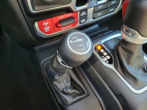 Used 2024 Jeep Wrangler Rubicon image 15