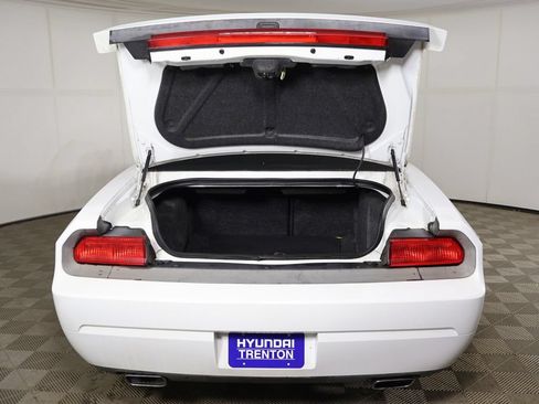 Used 2012 Dodge Challenger SXT RWD image 10