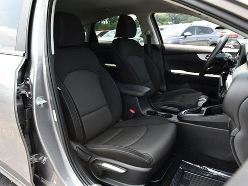 Used 2024 Kia Forte LXS w/ LXS Technology Package FWD image 19