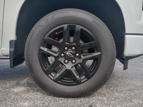 Certified 2025 Chevrolet Silverado 1500 Custom AWD/4WD image 11