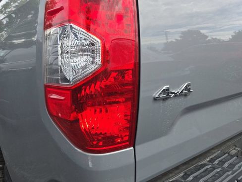Used 2021 Toyota Tundra Limited w/ Limited Premium Package AWD/4WD image 8