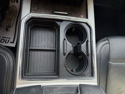 Used 2022 Ford F250 Lariat w/ Chrome Package image 21