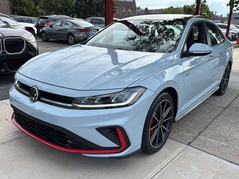 Used 2025 Volkswagen Jetta GLI Autobahn FWD image 1