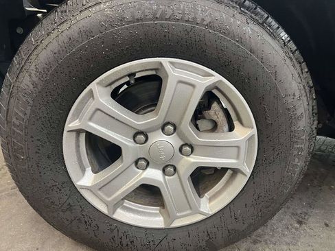 Certified 2021 Jeep Wrangler Unlimited Sport image 11