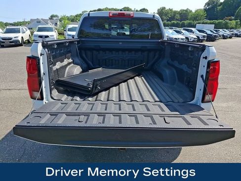 Used 2024 Chevrolet Colorado ZR2 w/ ZR2 Convenience Package III AWD/4WD image 32