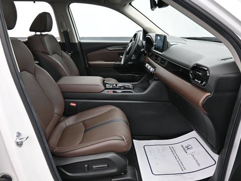 Used 2025 Honda Pilot Elite image 40