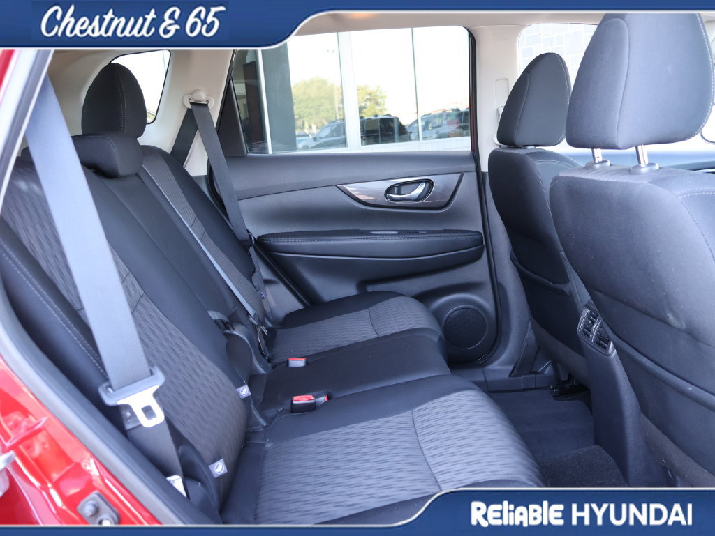 Used 2019 Nissan Rogue SV w/ Sun & Sound Touring Package AWD/4WD image 12