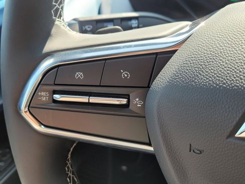 New 2025 Chevrolet Equinox EV LT image 23