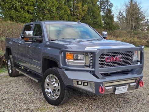 Used 2016 GMC Sierra 2500 Denali w/ Duramax Plus Package AWD/4WD image 4