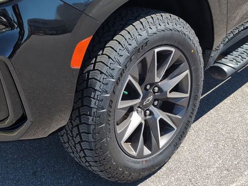 Used 2021 Chevrolet Tahoe Z71 w/ Rear Media and Nav Package image 11