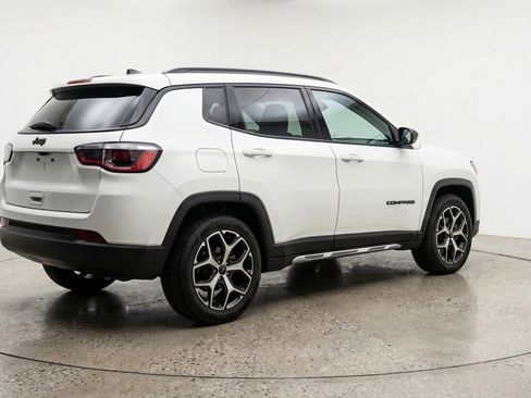 Used 2025 Jeep Compass Limited image 9