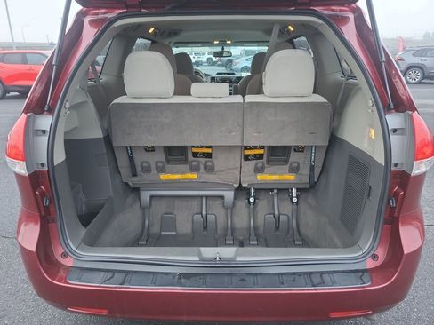Used 2011 Toyota Sienna LE image 14