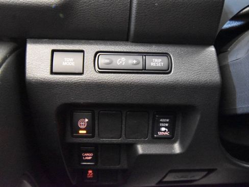 Used 2025 Nissan Frontier SV w/ SV Convenience Package RWD image 29