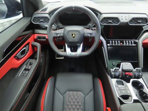 Used 2024 Lamborghini Urus S image 10