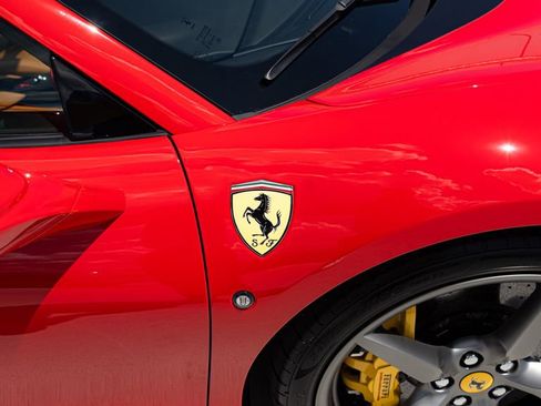 Used 2023 Ferrari F8 Tributo RWD image 26