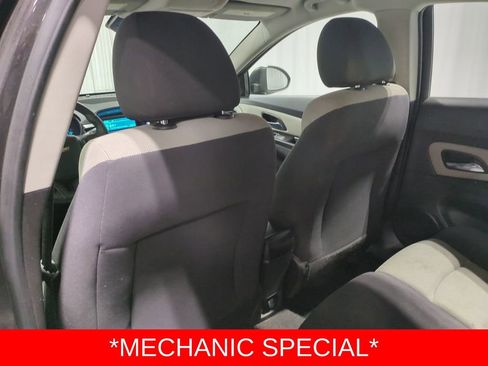 Used 2014 Chevrolet Cruze LS image 17