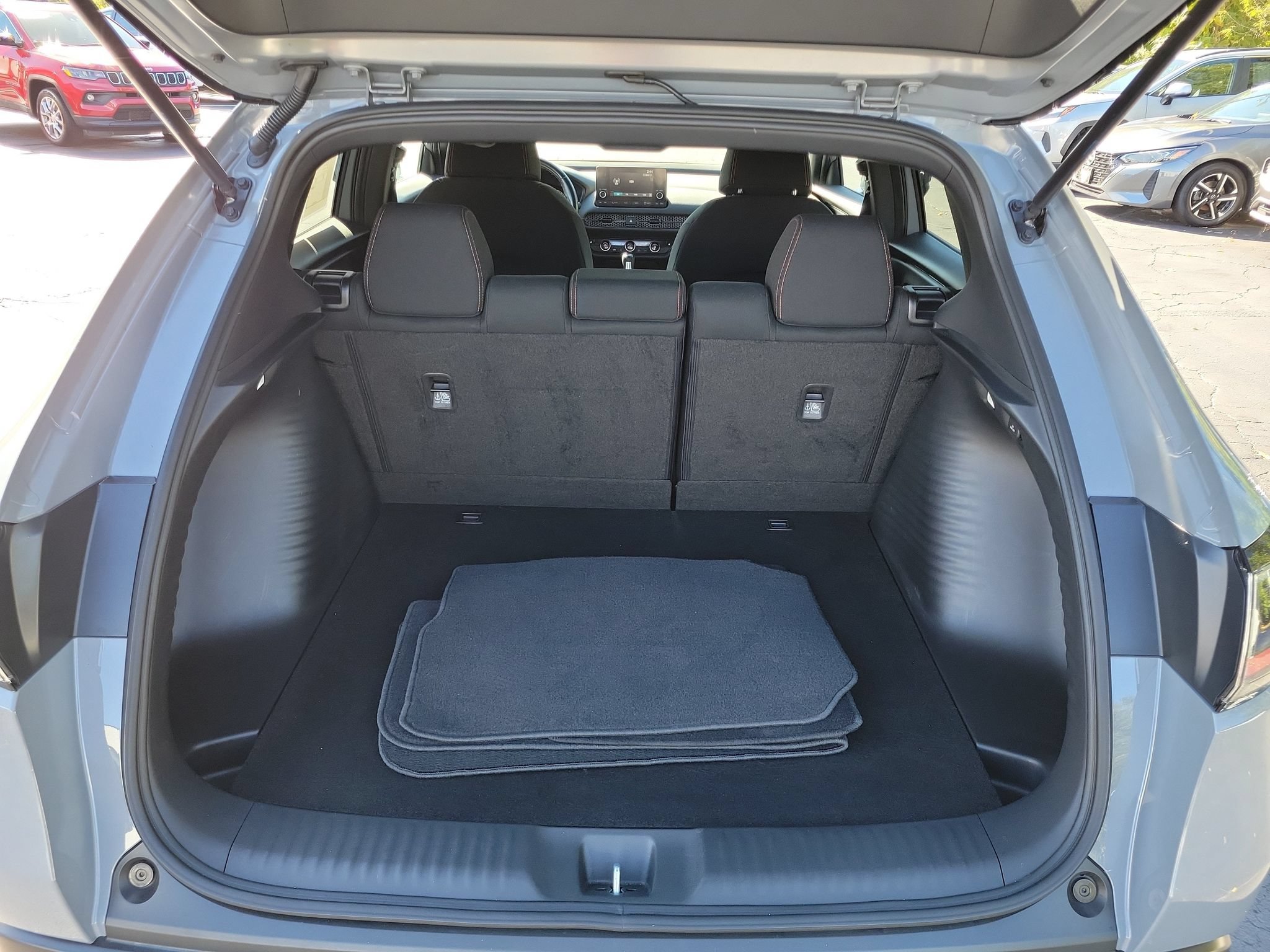 Used 2025 Honda HR-V Sport image 26