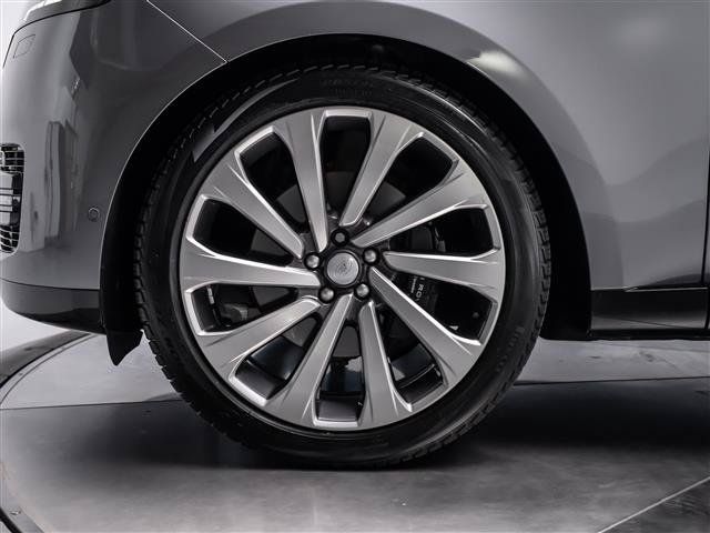Used 2023 Land Rover Range Rover SE AWD/4WD image 11