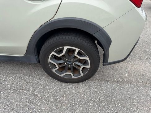 Used 2017 Subaru Crosstrek 2.0i Premium AWD/4WD image 9