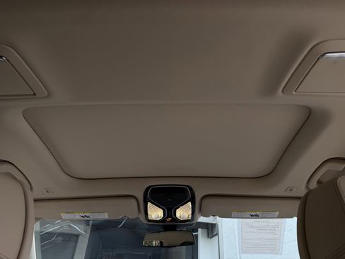 Used 2019 BMW 750i image 4