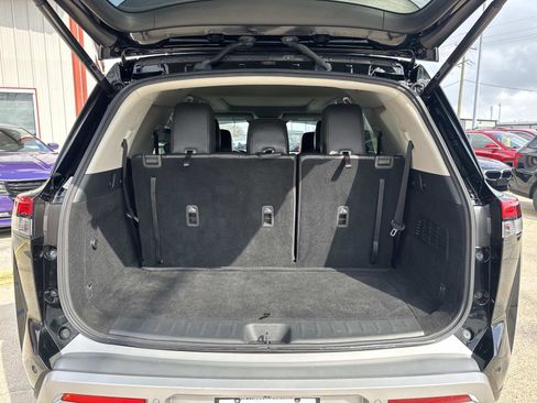 Used 2022 Nissan Pathfinder SL w/ SL Premium Package image 8