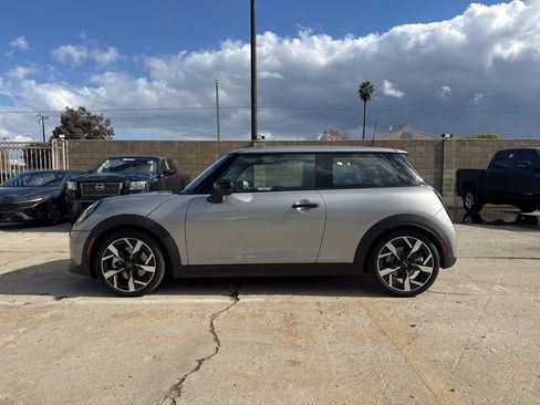 Used 2025 MINI Cooper 2-Door Hardtop image 2
