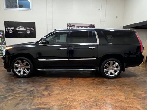 Used 2015 Cadillac Escalade ESV Luxury image 6