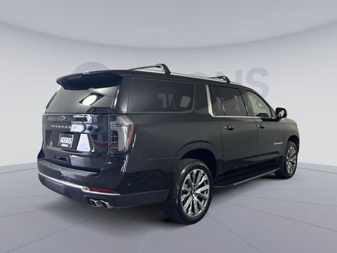 Used 2025 Chevrolet Suburban High Country w/ Sun And Tow Package AWD/4WD image 7
