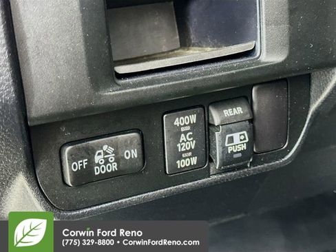 Used 2017 Toyota Tacoma TRD Off-Road image 10