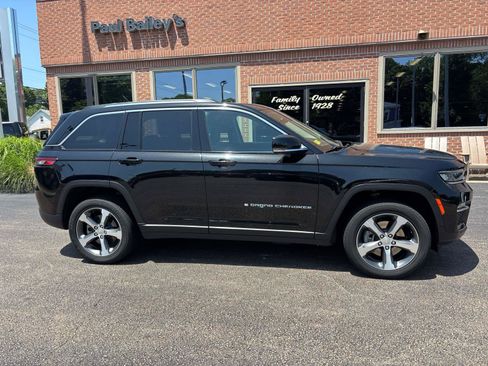 Used 2023 Jeep Grand Cherokee 4WD 4xe image 29