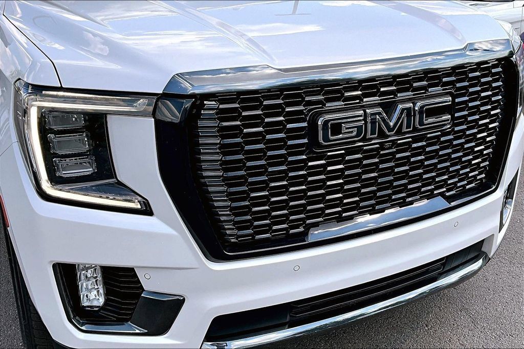 Used 2023 GMC Yukon XL Denali Ultimate AWD/4WD image 35