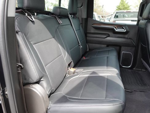Used 2024 Chevrolet Silverado 1500 LT AWD/4WD image 32