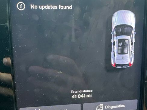 Used 2023 Volvo XC40 B5 Plus w/ Driver Assist Package AWD/4WD image 2