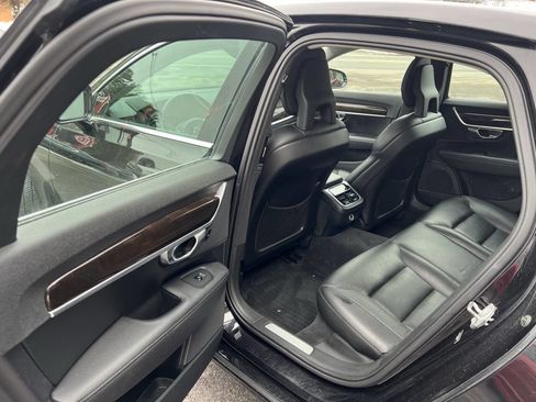 Used 2017 Volvo S90 T6 Momentum w/ Vision Package image 35