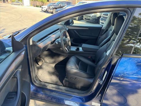 Used 2025 Tesla Model Y Long Range AWD/4WD image 7