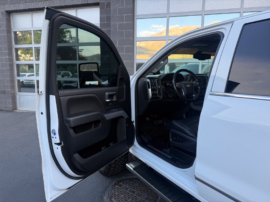 Used 2019 Chevrolet Silverado 2500 LTZ w/ Z71 Package, Off-Road AWD/4WD image 17
