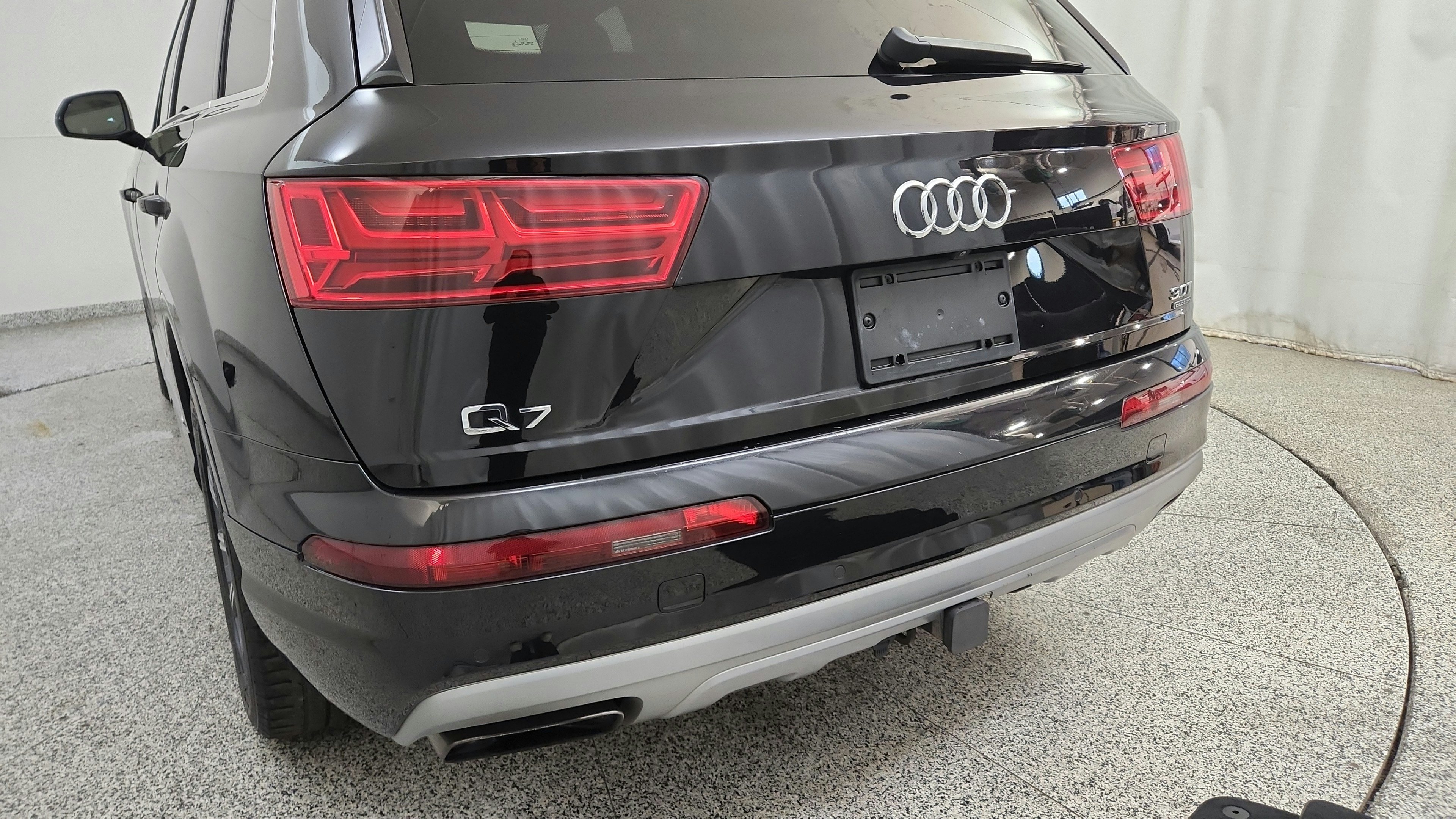 Used 2018 Audi Q7 3.0T Premium Plus AWD/4WD image 30