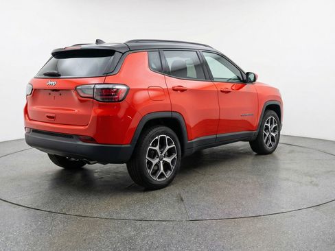 Used 2025 Jeep Compass Limited AWD/4WD image 9