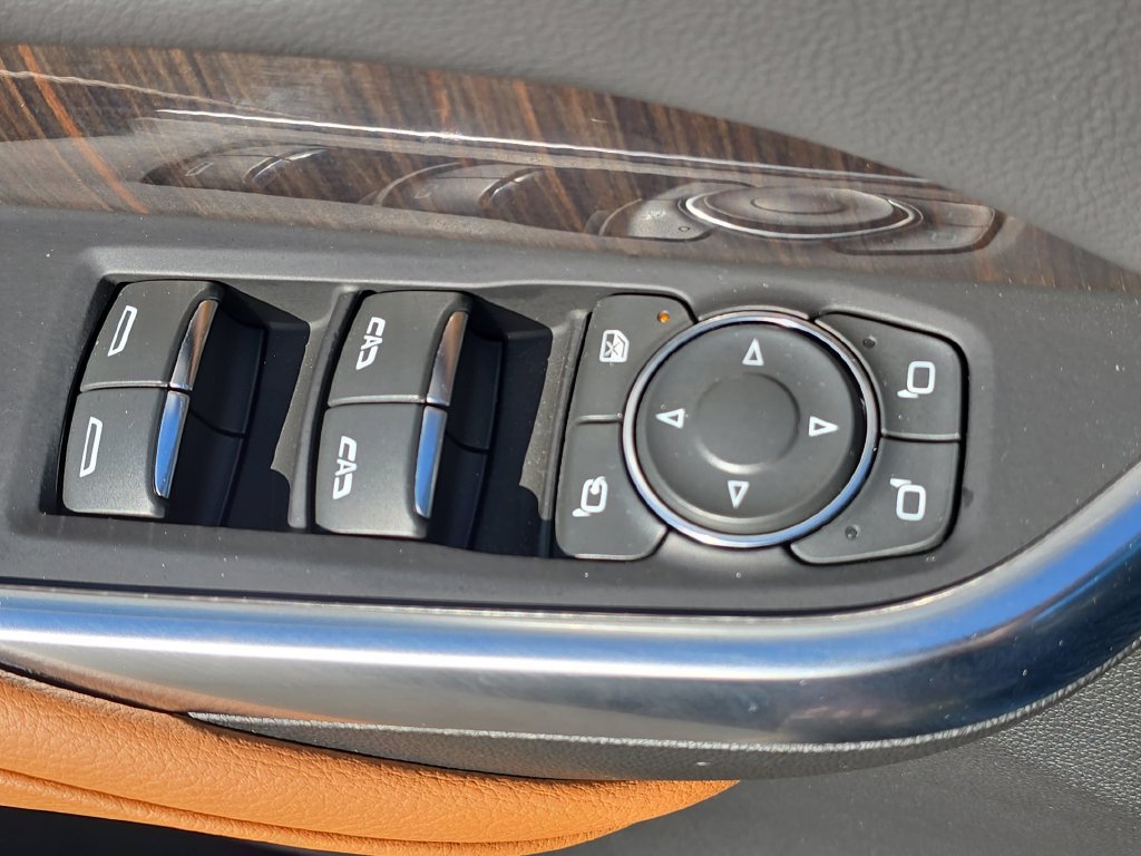 Used 2023 Cadillac XT4 Premium Luxury w/ Technology Package AWD/4WD image 30