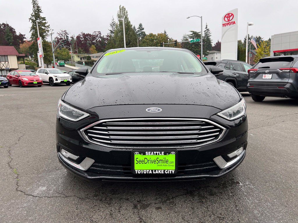 Used 2017 Ford Fusion SE AWD/4WD image 2