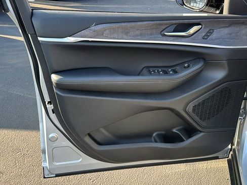 New 2025 Jeep Grand Cherokee L Limited image 20