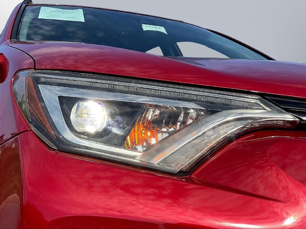 Used 2017 Toyota RAV4 Limited AWD/4WD image 34