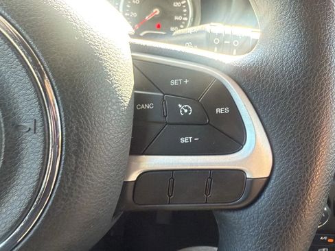 Used 2019 Jeep Renegade Sport AWD/4WD image 11
