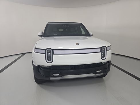 Used 2024 Rivian R1S Adventure image 8