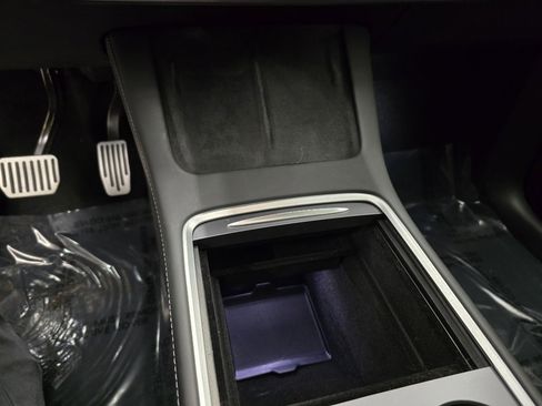 Used 2023 Tesla Model Y Long Range image 29