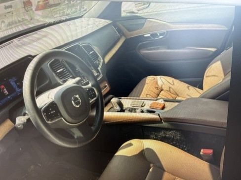 Used 2024 Volvo XC90 B6 Plus w/ Protection Package Premier AWD/4WD image 4