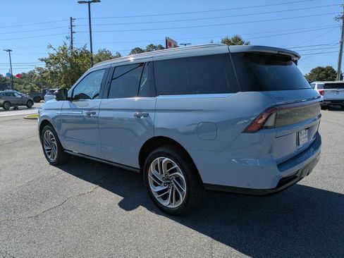 New 2025 Lincoln Navigator Reserve image 6